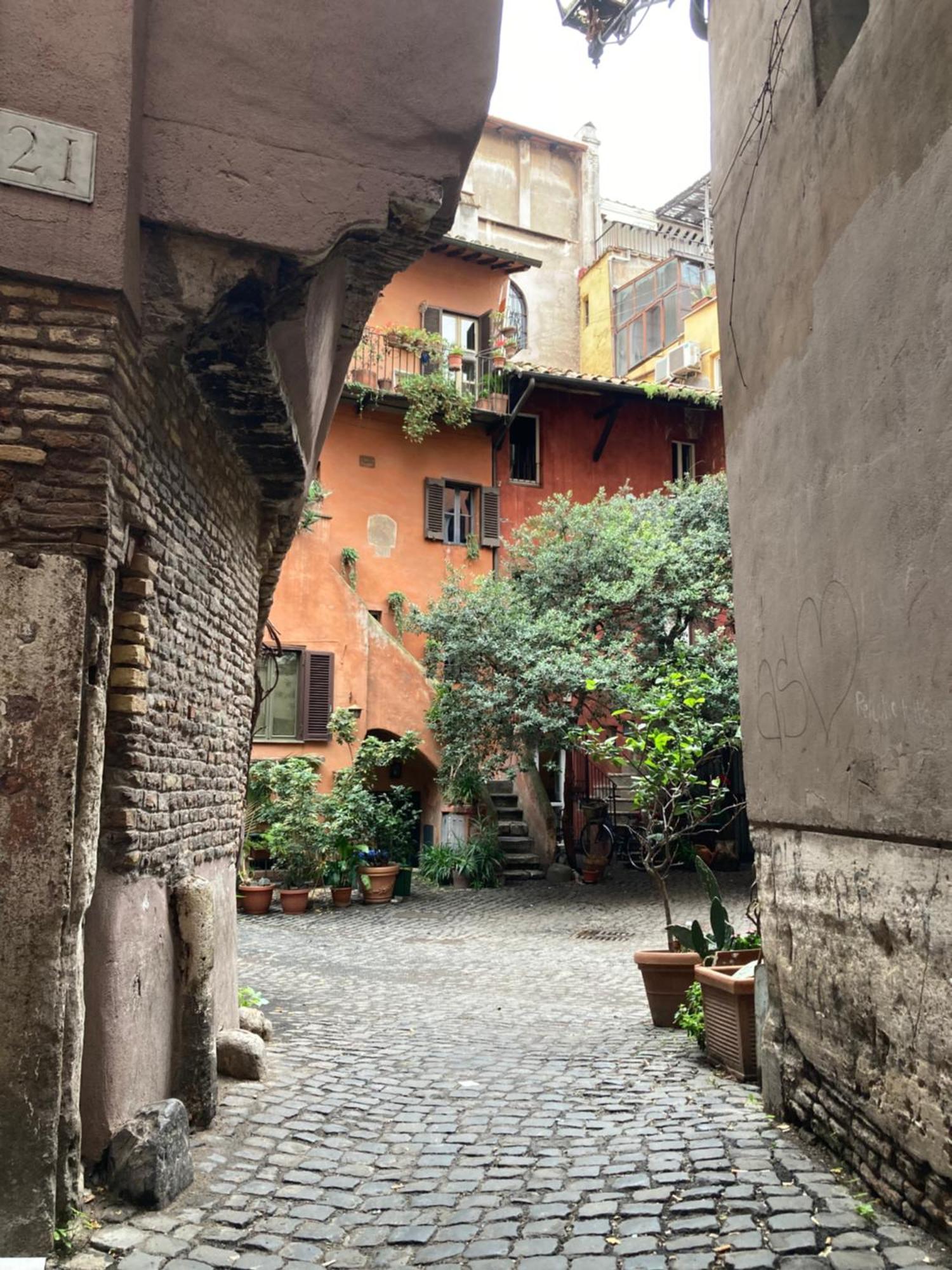 Apartment Casa Mani Campo De Fiori Rom